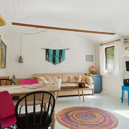 Stunning In With Kitchen